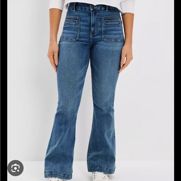 American Eagle Outfitters Denim - American Eagle Medium Wash Super High Rise Flare Jeans Size 4 Short